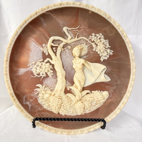 Incolay Studios Limited Edition Cameo Plate – She Was a Phantom of Delight 1980 - Picture 1 of 9